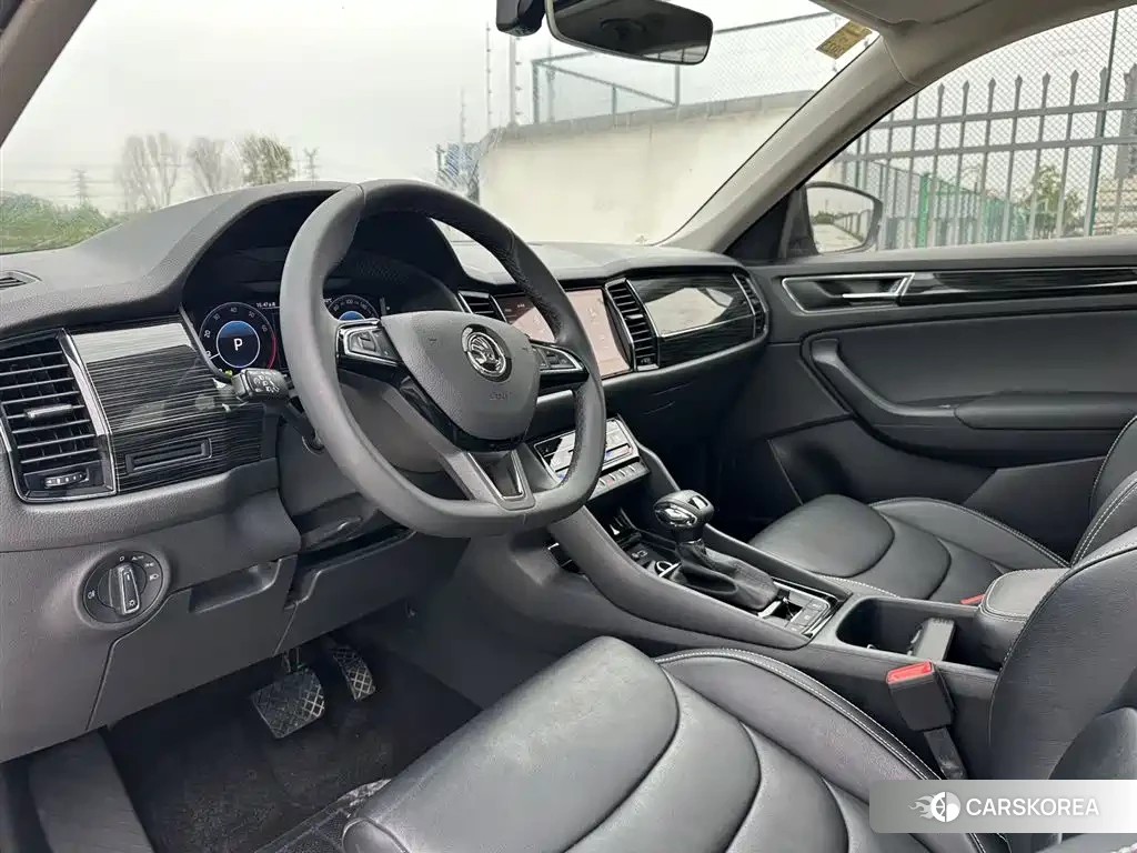 Skoda Kodiaq 2021 Champagne/brown из Китая, фото 4