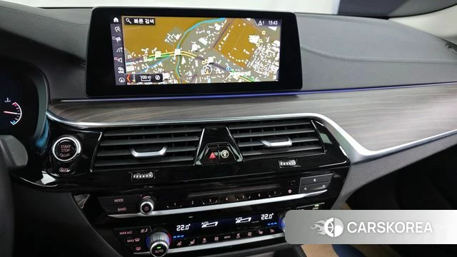 BMW 5 Series (G30) 2019 Белый из Кореи, фото 4