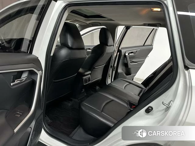 Toyota RAV4 2021 Белый из Китая, фото 4