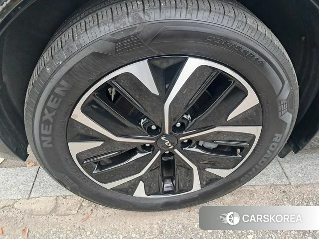 Kia EV6 2022 Серебристо-серый из Кореи, фото 4