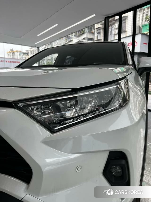 Toyota RAV4 2024 Белый из Китая, фото 4