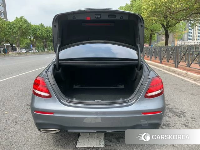 Mercedes-Benz E-Class 2020 Серебристо-серый из Китая, фото 4
