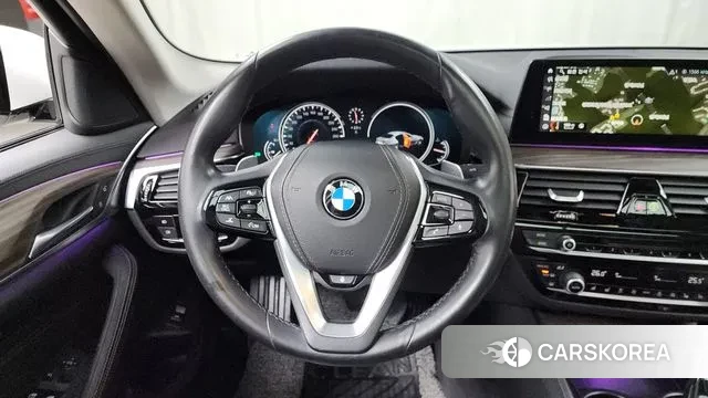 BMW 5 Series (G30) 2018 Белый из Кореи, фото 4