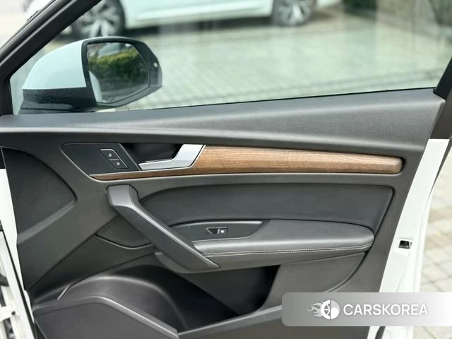 Audi Q5L 2021 Белый из Китая, фото 4