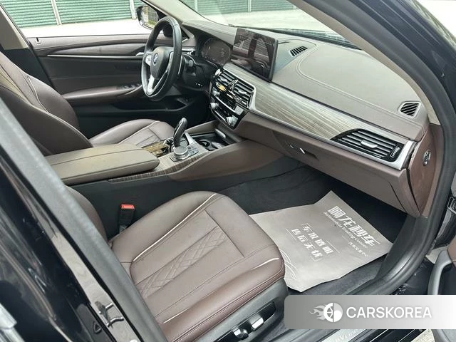 BMW 5 series 2021 Черный из Китая, фото 4