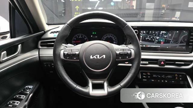 Kia K5 3rd generation 2023 Белый из Кореи, фото 4