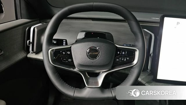 Volvo EX30 Cross Country 2025 Белый из Кореи, фото 4