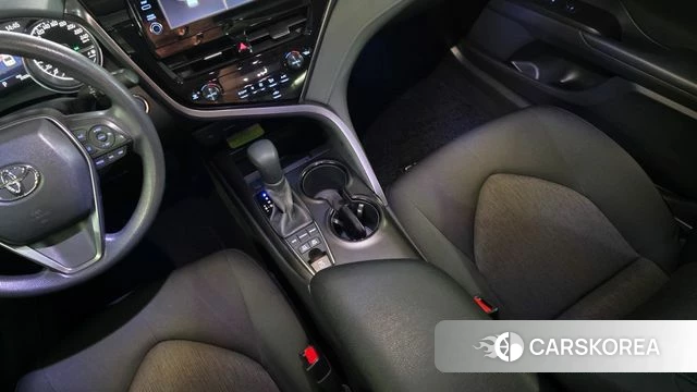 Toyota Camry (XV70) 2024 Белый из Кореи, фото 6