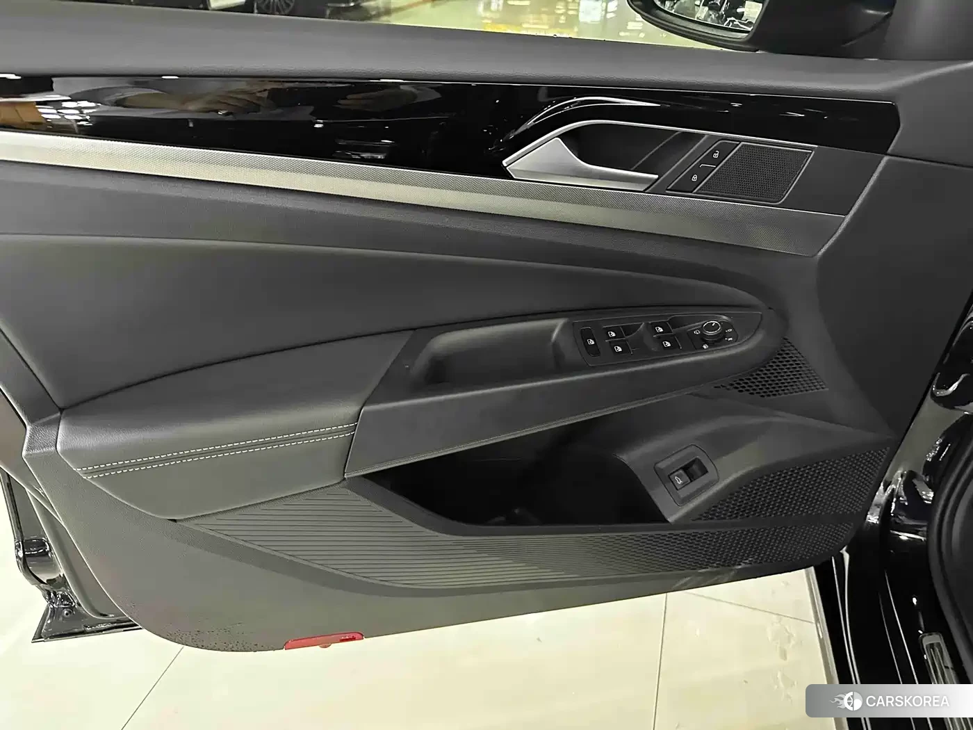 Volkswagen Passat 2026 Черный из Китая, фото 5