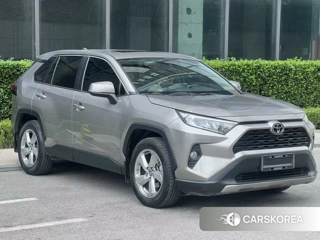 Toyota RAV4 2021 Шампань из Китая, фото 5