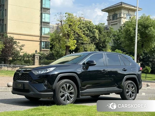 Toyota RAV4 2023 Черный из Китая, фото 5