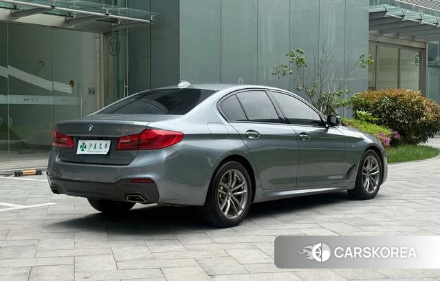 BMW 5 series 2020 Серебристо-серый из Китая, фото 5