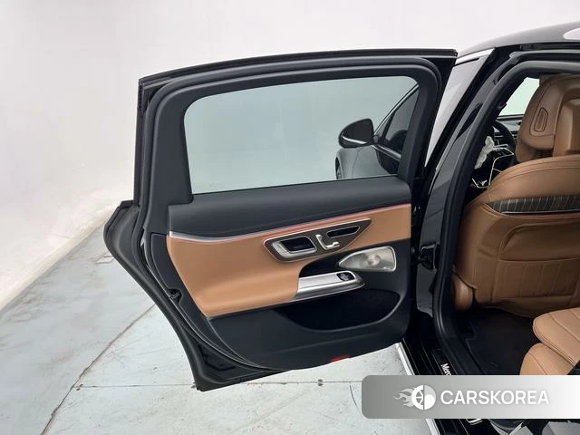Mercedes-Benz E-Class 2025 Черный из Китая, фото 5