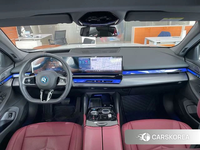 BMW i5 2025 Белый из Китая, фото 5