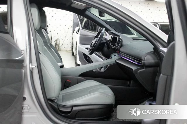 Hyundai The New Avante (CN7) 2024 Серебристо-серый из Кореи, фото 5
