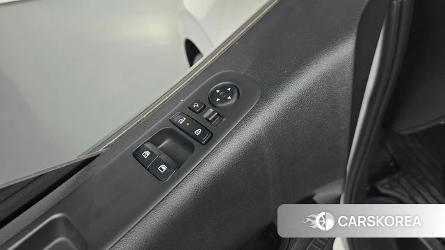Hyundai Staria 2025 Белый из Кореи, фото 5