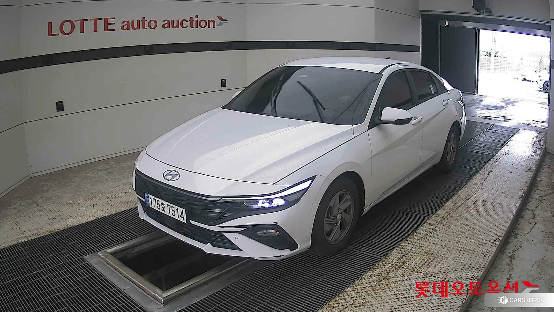 Hyundai Avante 2024 Atlas White из Кореи, фото 5