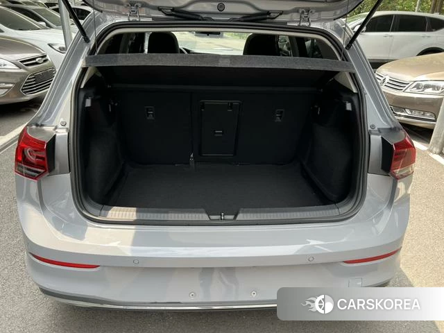 Volkswagen Golf 2025 Серебристо-серый из Китая, фото 5