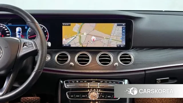 Mercedes-Benz E-Class W213 2018 Белый из Кореи, фото 5