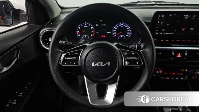 Kia The New K3 2nd generation 2022 Белый из Кореи, фото 5