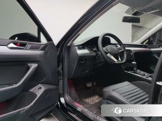 Volkswagen Magotan 2022 Черный из Китая, фото 5