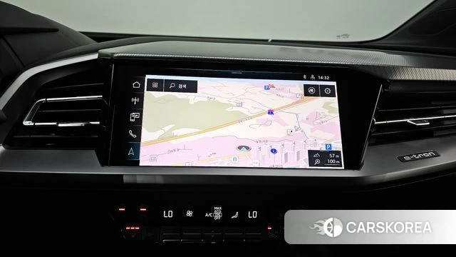 Audi Q4 e-Tron (F4) 2022 Светло-серебряный цвет из Кореи, фото 5