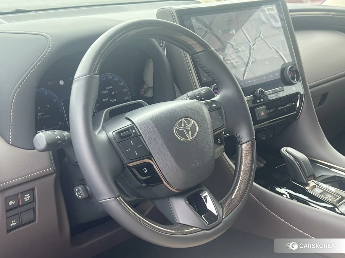 Toyota Alphard 2023 Белый из Китая, фото 5