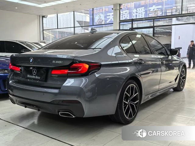 BMW 5 series 2023 Темно-серый из Китая, фото 5