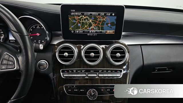 Mercedes-Benz C-Class W205 2018 Серебристо-серый из Кореи, фото 5