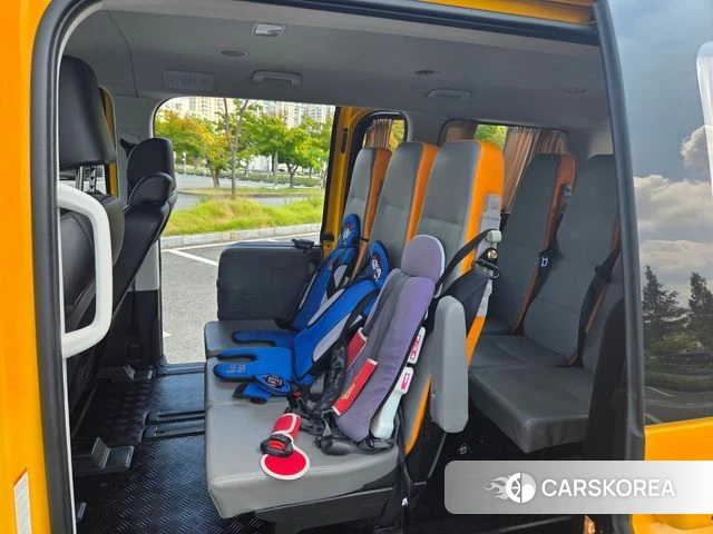Hyundai Staria 2022 Желтый из Кореи, фото 5