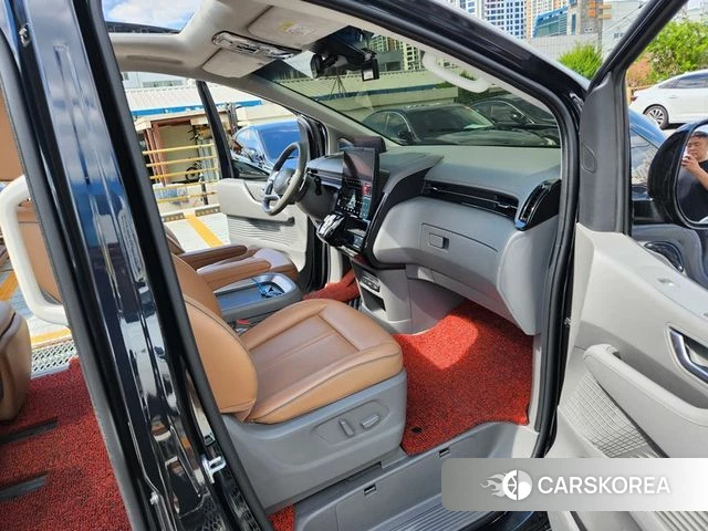 Hyundai Staria 2021 Черный из Кореи, фото 5