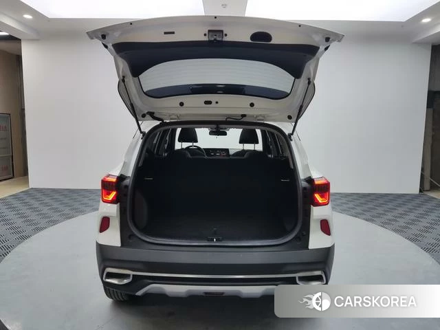Kia KX3 2022 Белый из Китая, фото 5