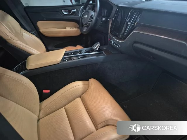 Volvo XC60 second Generation 2021 Белый из Кореи, фото 5