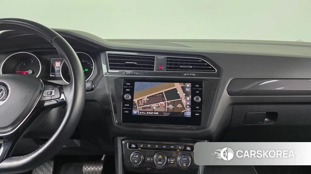 Volkswagen Tiguan second Generation 2019 Белый из Кореи, фото 5