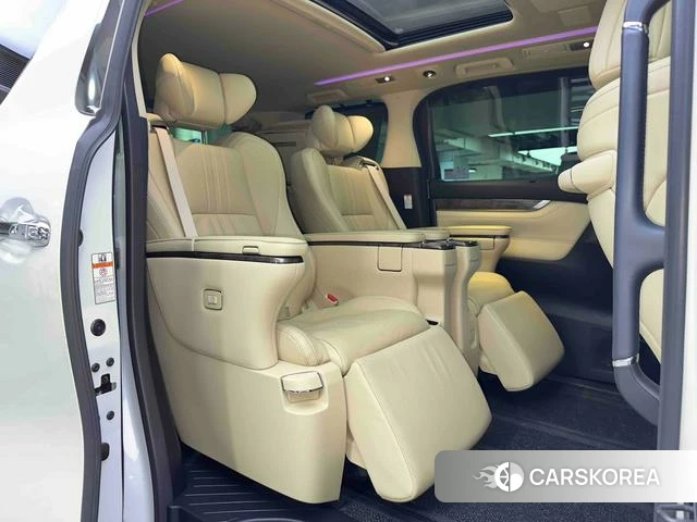 Toyota Vellfire 2022 Белый из Китая, фото 5