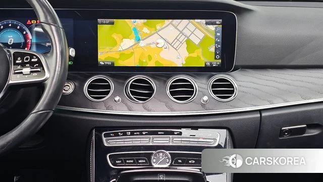 Mercedes-Benz E-Class W213 2019 Белый из Кореи, фото 5