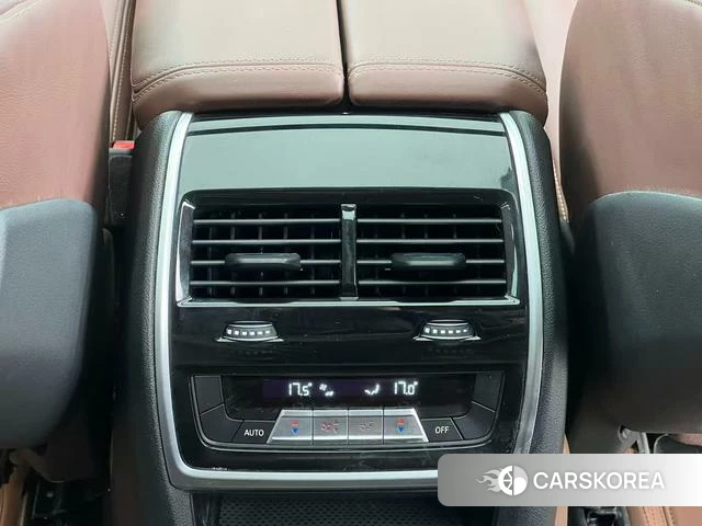 BMW X7 2021 Черный из Китая, фото 5