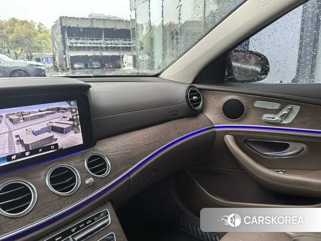 Mercedes-Benz E-Class 2023 Серебристо-серый из Китая, фото 5
