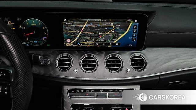 Mercedes-Benz E-Class W213 2022 Белый из Кореи, фото 5