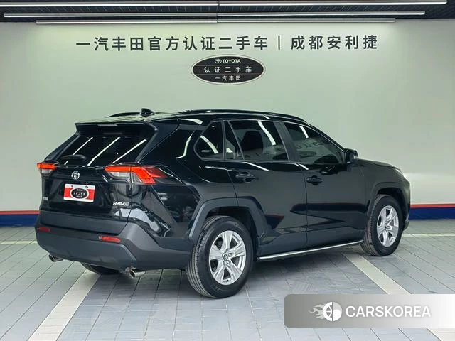 Toyota RAV4 2023 Черный из Китая, фото 5