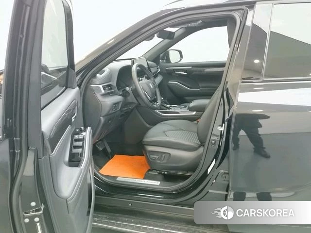 Toyota Crown 2022 Черный из Китая, фото 5