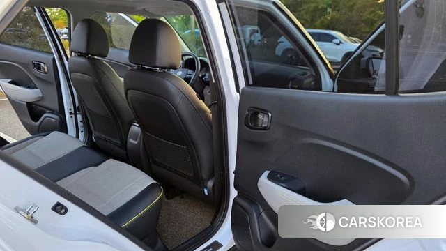 Hyundai Venue 2019 Белый из Кореи, фото 5