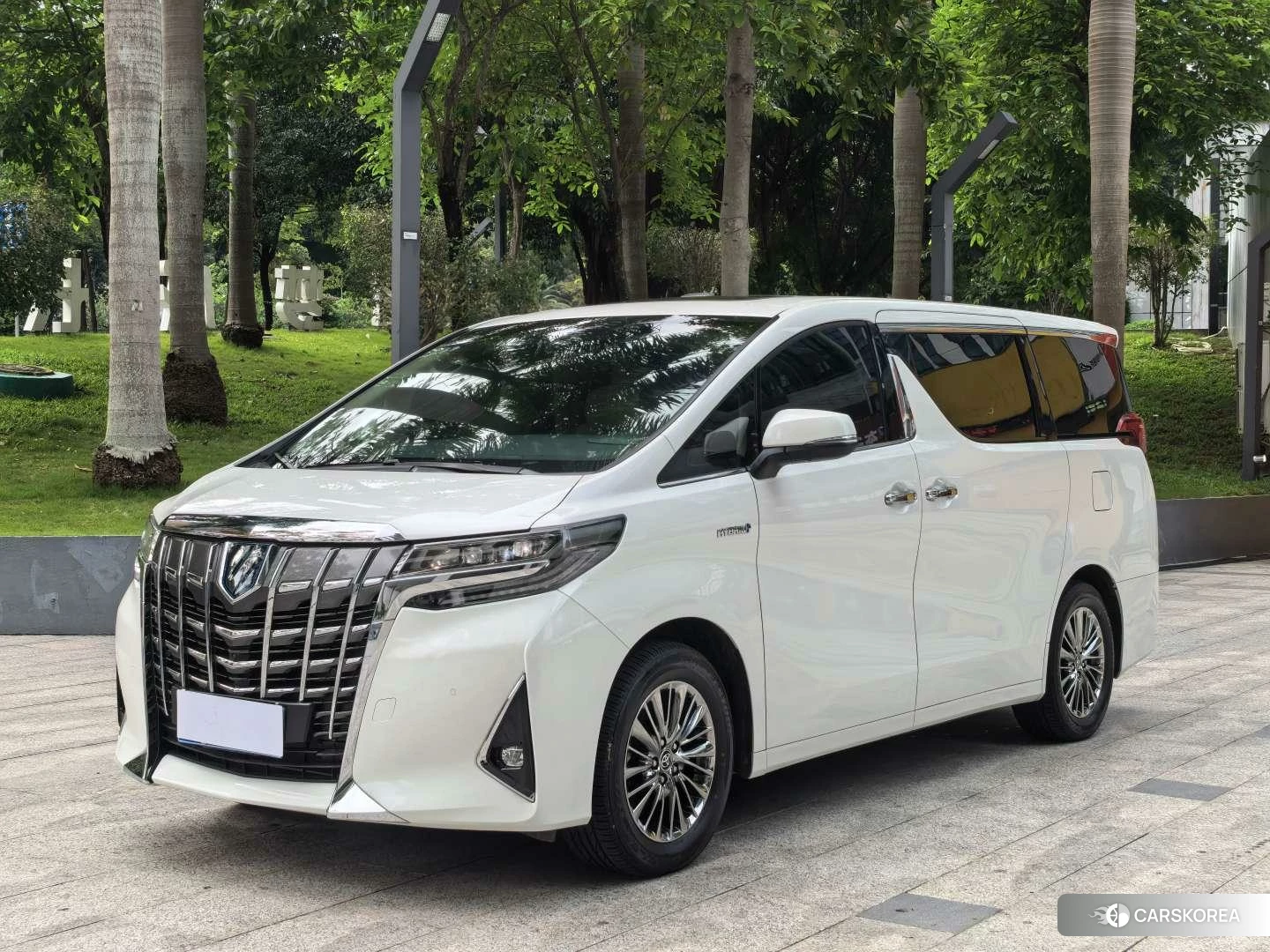 Toyota Alphard 2021 Белый из Китая, фото 5