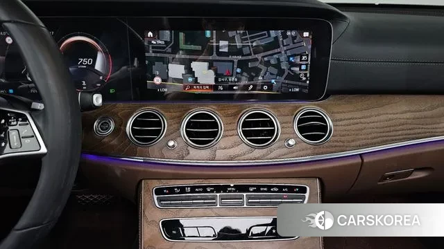 Mercedes-Benz E-Class W213 2023 Белый из Кореи, фото 5