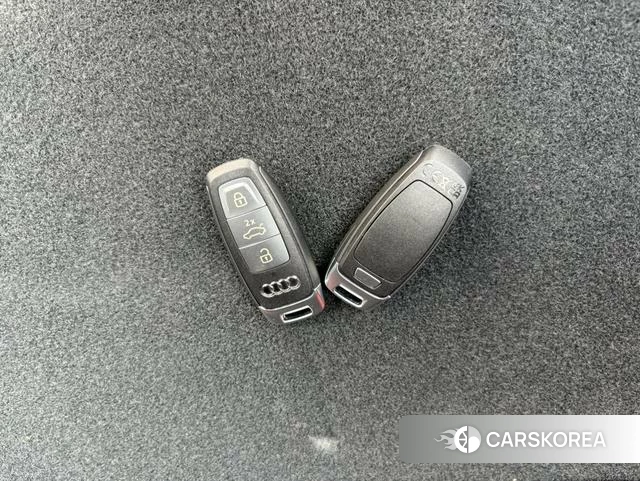 Audi Q4 2024 Зеленый из Китая, фото 5