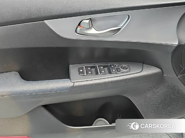 Kia The New K3 2nd generation 2021 Белый из Кореи, фото 5