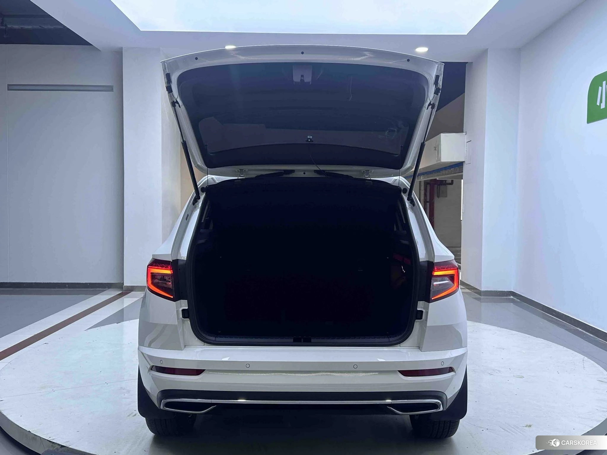Skoda Karoq 2022 Белый из Китая, фото 5