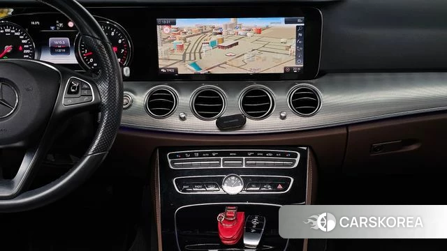 Mercedes-Benz E-Class W213 2018 Белый из Кореи, фото 5