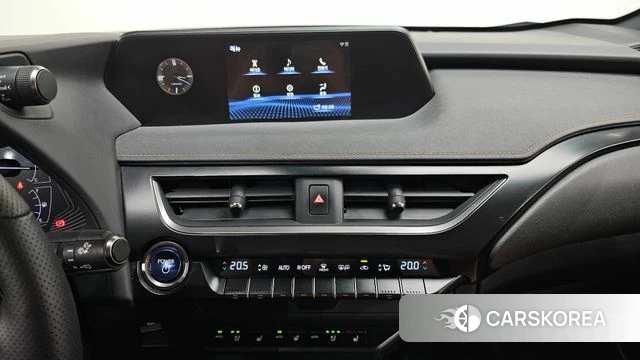 Lexus UX250h 2019 Серебристо-серый из Кореи, фото 5