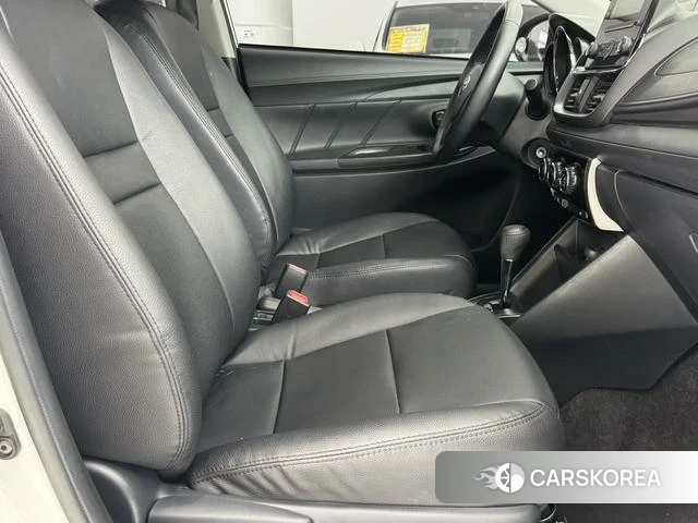 Toyota Yaris L 2021 Белый из Китая, фото 5